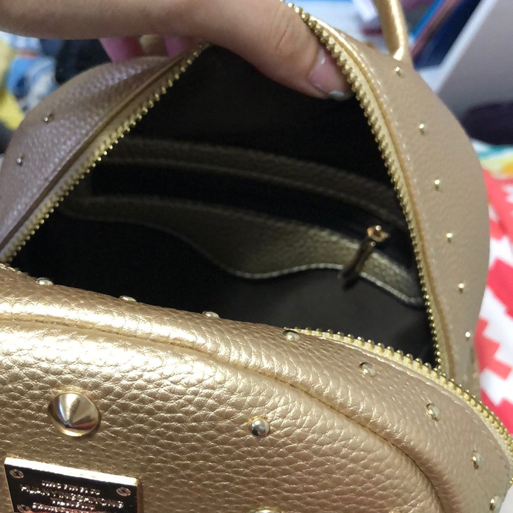 Gold mini backpack - Picture 4 of 7